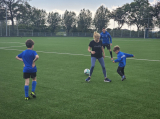 Laatste training S.K.N.W.K. JO10-1 (partijtje tegen de ouders) van woensdag 22 mei 2024 (37/133)